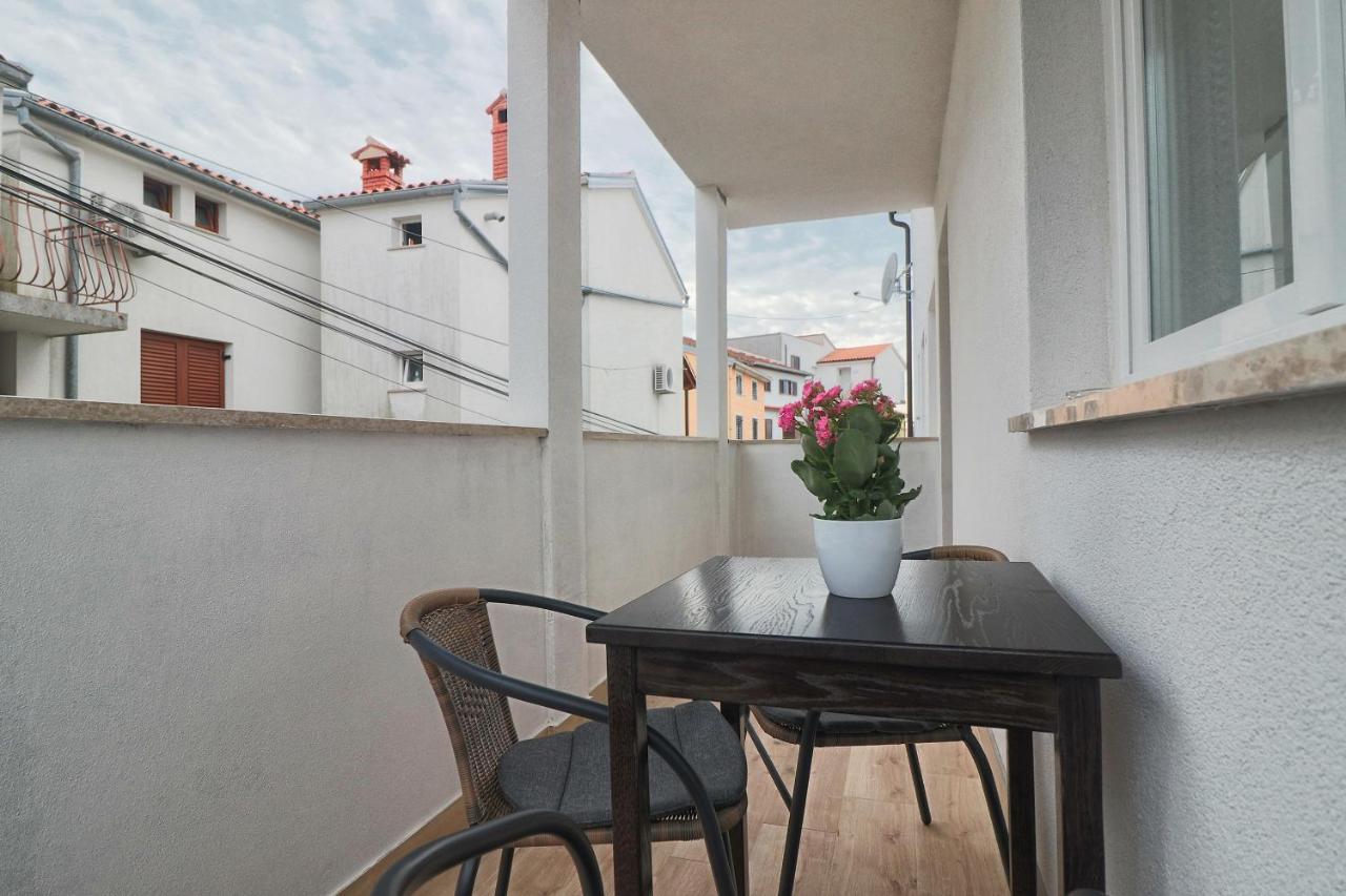 Apartments Korina & Dadi Ровинь Экстерьер фото