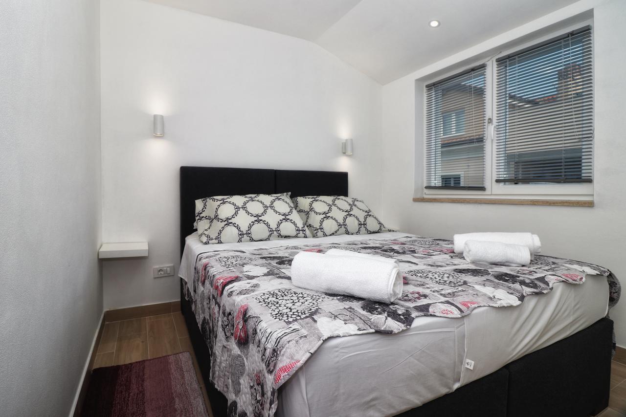 Apartments Korina & Dadi Ровинь Экстерьер фото