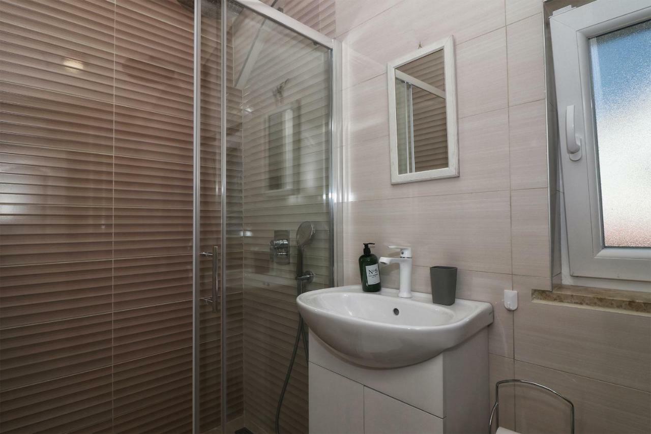 Apartments Korina & Dadi Ровинь Экстерьер фото