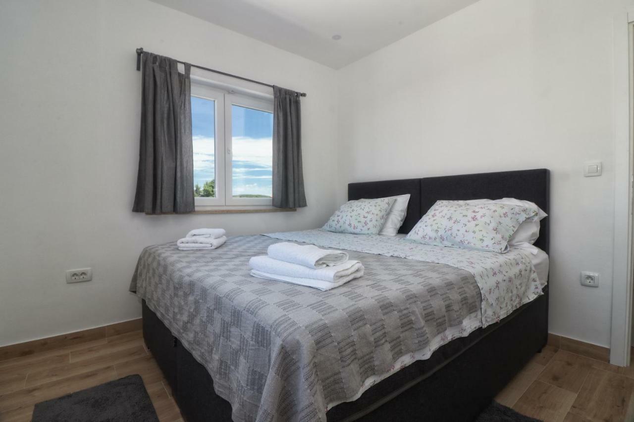 Apartments Korina & Dadi Ровинь Экстерьер фото