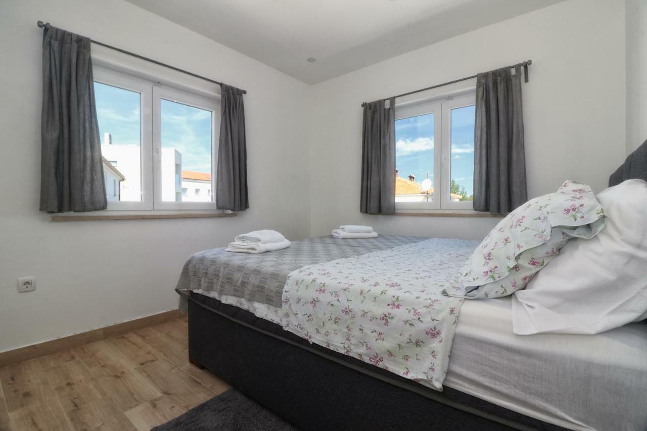 Apartments Korina & Dadi Ровинь Экстерьер фото