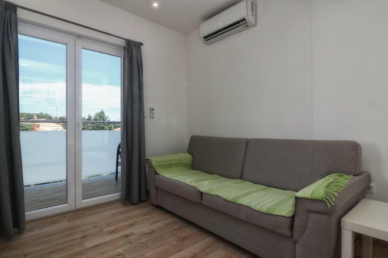 Apartments Korina & Dadi Ровинь Экстерьер фото